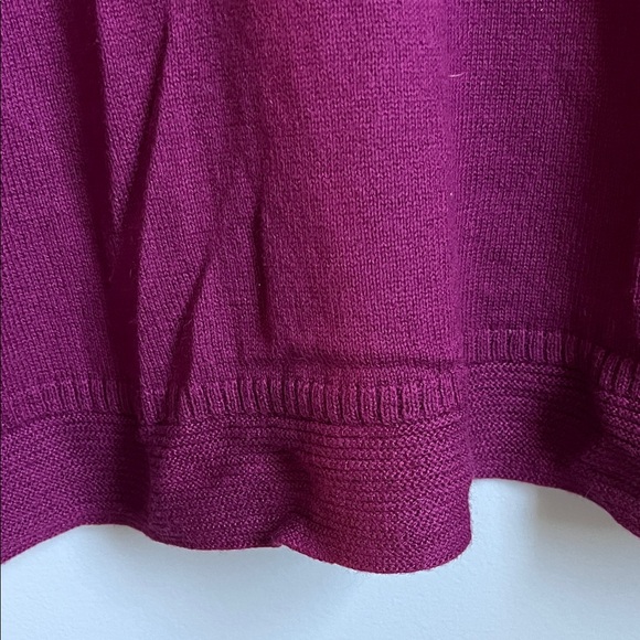 Old Navy Women's Purple Crew Neck Sweater - Picture 4 of 7